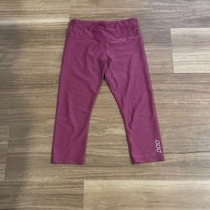 Lorna Jane maroon Athletic leggings capris